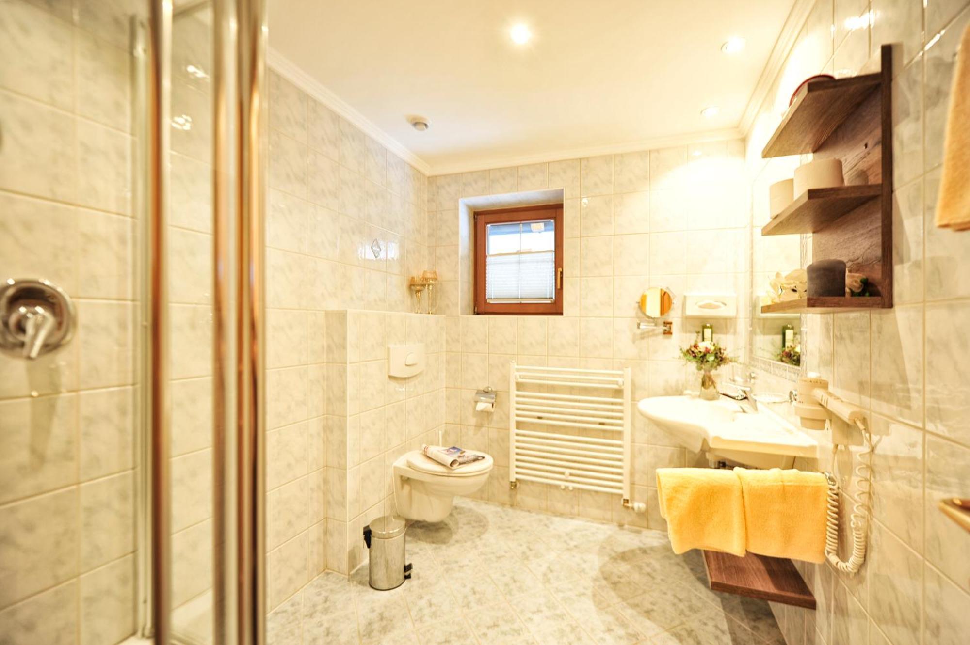 אישגל Hotel Garni Bellevue מראה חיצוני תמונה