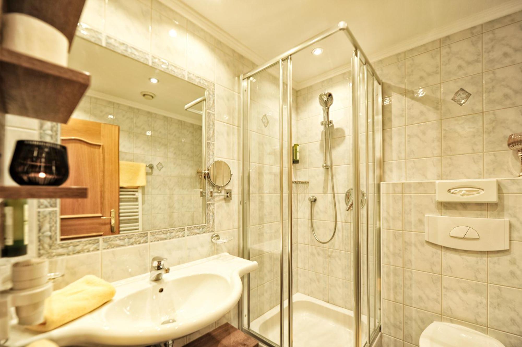 אישגל Hotel Garni Bellevue מראה חיצוני תמונה