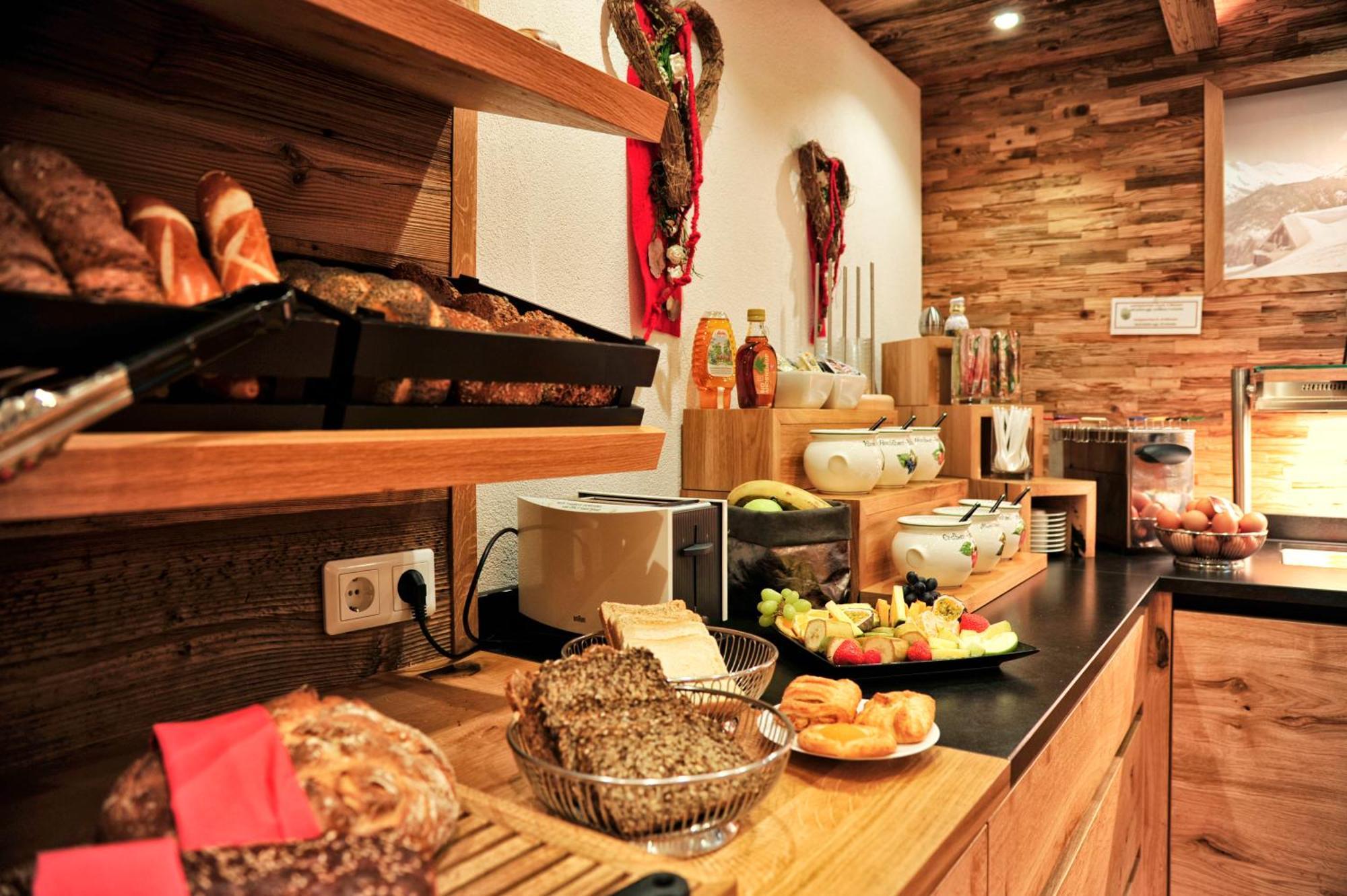 אישגל Hotel Garni Bellevue מראה חיצוני תמונה