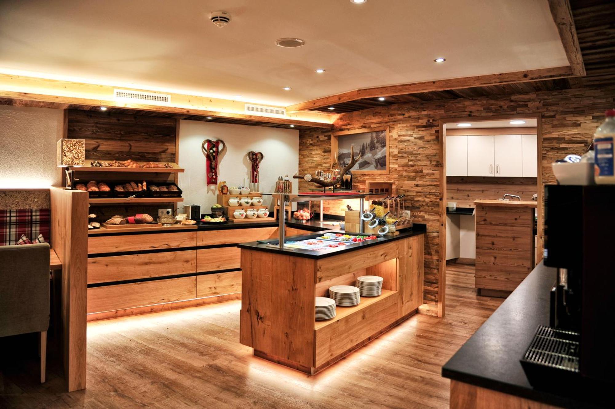 אישגל Hotel Garni Bellevue מראה חיצוני תמונה